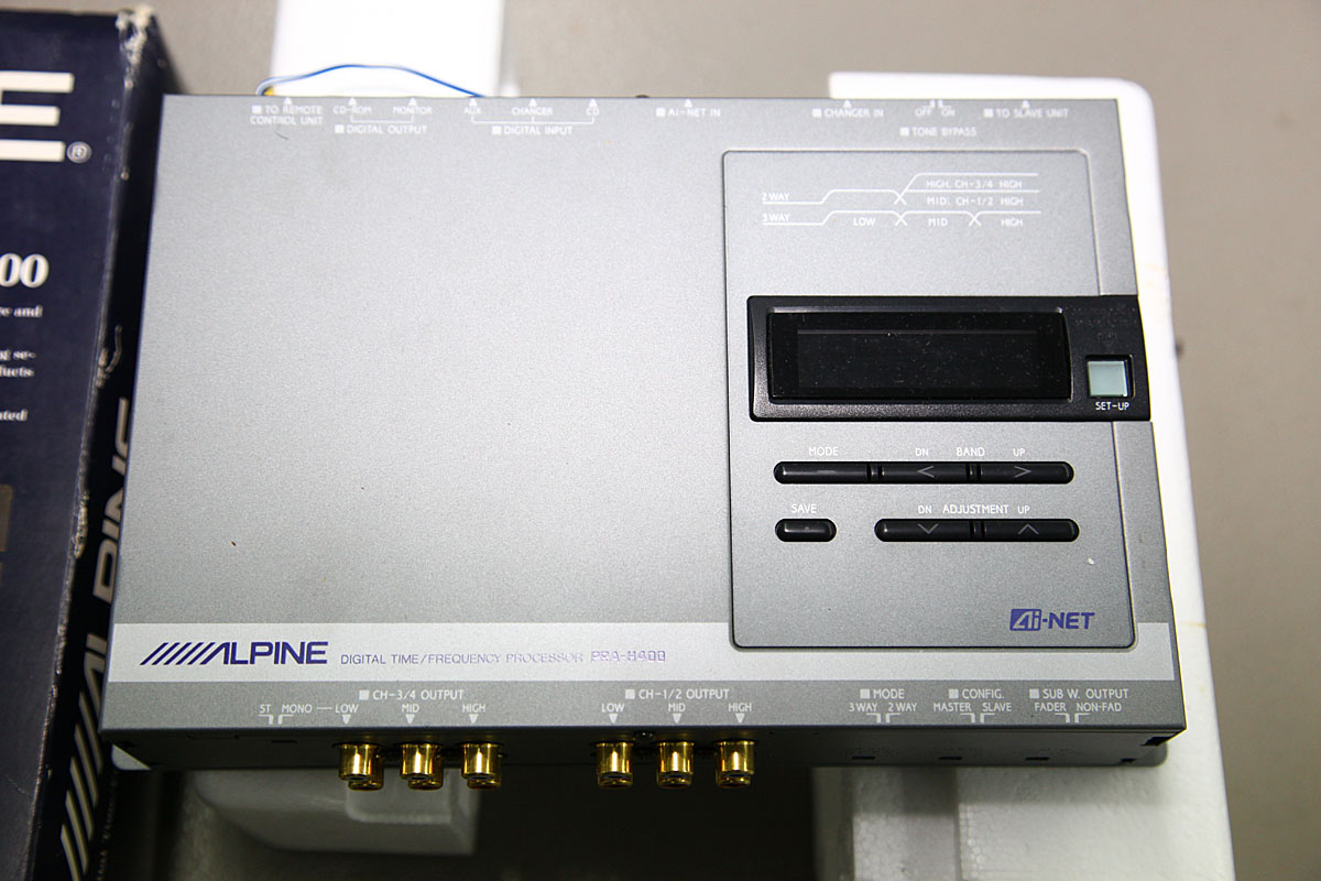 Q�s warehouse clearance CAR AUDIO EQUIPMENT Alpine